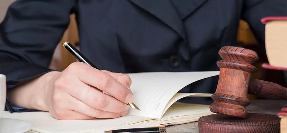 Adwokat co to: Zrozumienie roli i obowiązków w prawie polskim