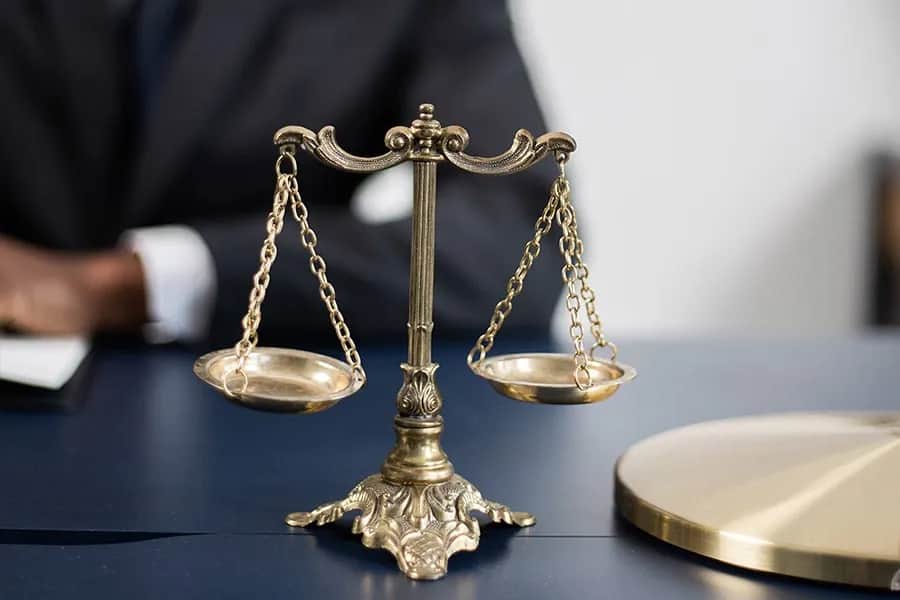 Czy można wejść na salę rozpraw? Poznaj zasady i wymagania