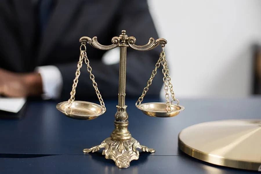 Czy można wejść na salę rozpraw? Poznaj zasady i wymagania