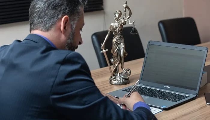 Jak odpowiadać na pytania na rozprawie rozwodowej bez stresu i błędów