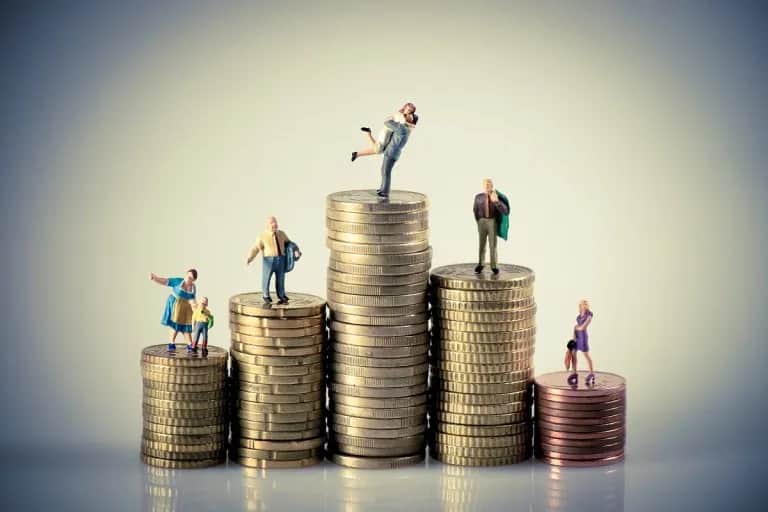 Jak sąd dzieli spadek? Kluczowe informacje o podziale majątku