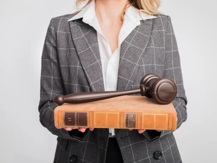 Jak zostać prawnikiem w Polsce - kroki, wymagania i tajniki sukcesu